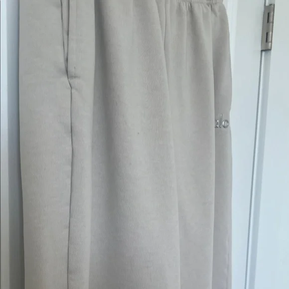 ALO “Bone” Straight Leg Sweatpants for Sale. - Picture 6 of 9